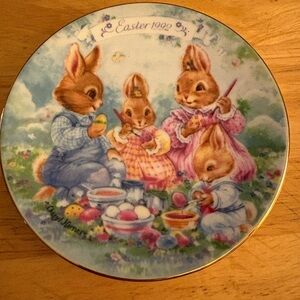 Avon colorful moments, 1992 Easter plate, porcelain , vintage